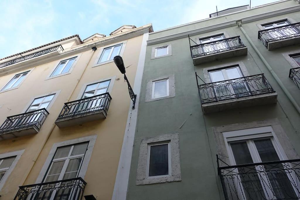 Charm And Fantastic View In A Fully Equipped Home In Center Lisbon Exterior photo